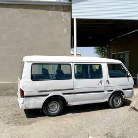 Mazda B2000 1996