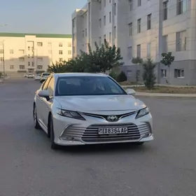 Toyota Camry 2021