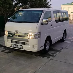 Toyota Hiace 2005