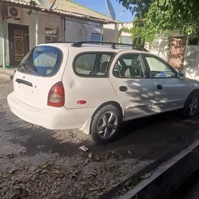 Hyundai Elantra 2000