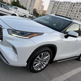Toyota Highlander 2022