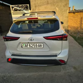 Toyota Highlander 2020