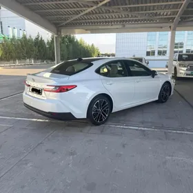 Toyota Camry 2025