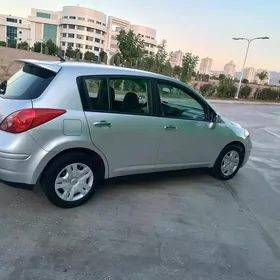 Nissan Versa 2011