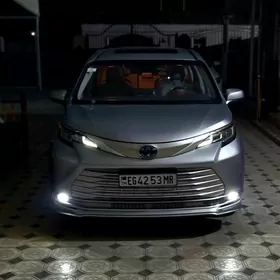 Toyota Sienna 2022