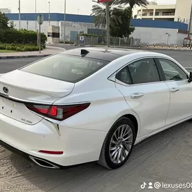 Lexus ES 350 2023