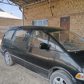 Toyota Previa 1993