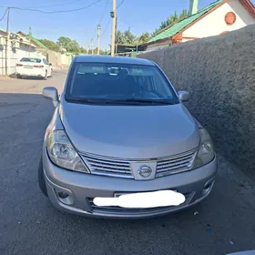 Nissan Versa 2010