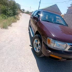 Nissan Pathfinder 1998
