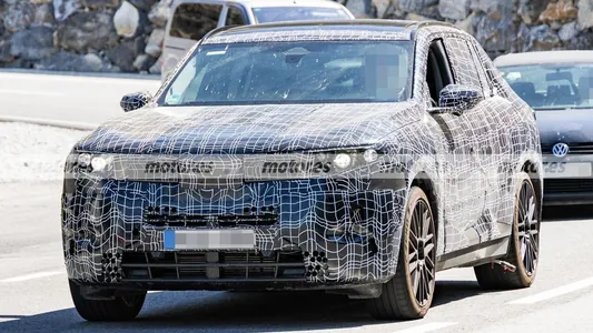 BMW X5-iň täze nesli iDrive X standart we 600 at güýçli gibrid bolar