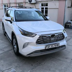 Toyota Highlander 2021