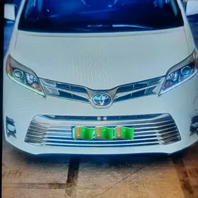 Toyota Sienna 2020