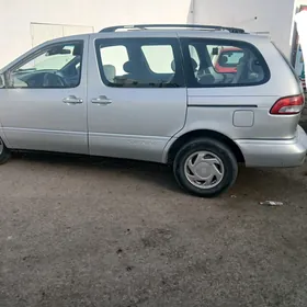 Toyota Sienna 2002