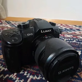 Lumix 5