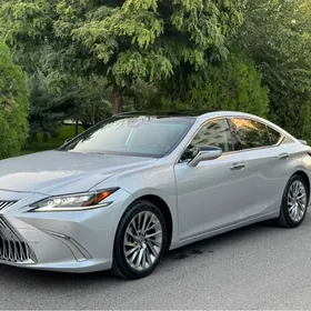 Lexus ES 350 2019