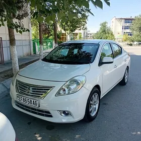 Nissan Versa 2012