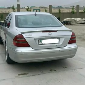 Mercedes-Benz E320 2003