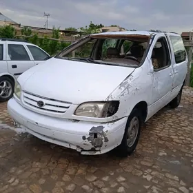 Toyota Sienna 2002