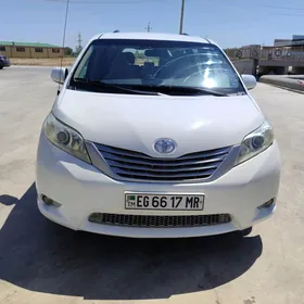 Toyota Sienna 2010