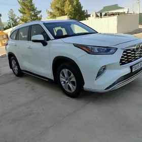 Toyota Highlander 2021