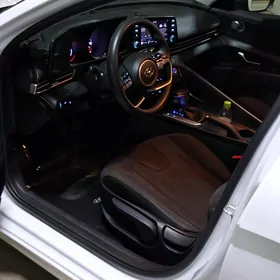Hyundai Elantra 2020