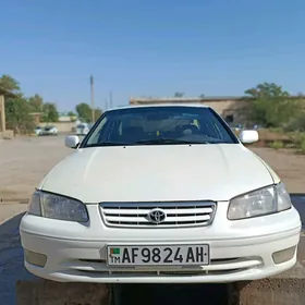 Toyota Camry 2001