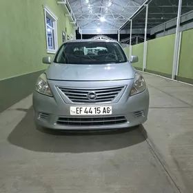 Nissan Versa 2011