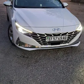Hyundai Elantra 2022