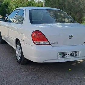 Nissan Sunny 2010