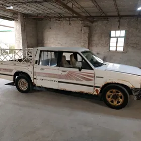 Mazda B2000 1993