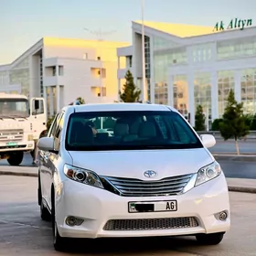 Toyota Sienna 2017