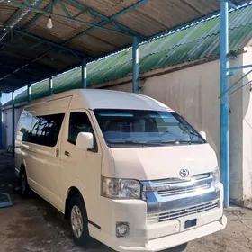 Toyota Hiace 2015