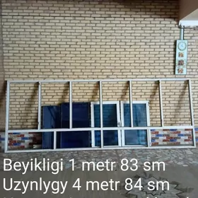 Uly balkon plastik ayna