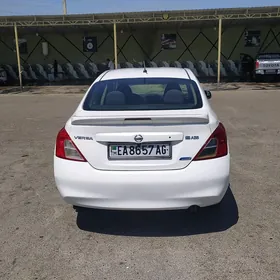 Nissan Versa 2013