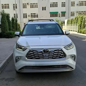 Toyota Highlander 2021