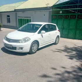 Nissan Versa 2010