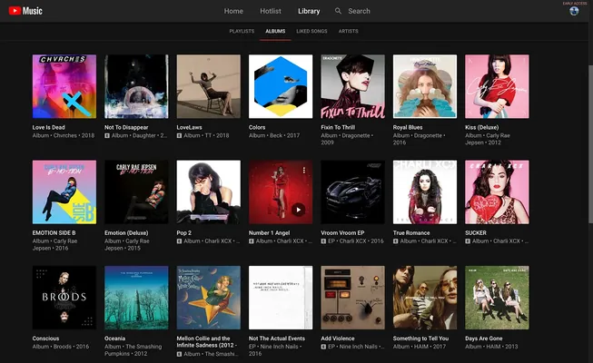 Indi YouTube Music-de aýdymlary dürli enjamlarda galan ýerinden diňläp bolýar