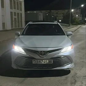 Toyota Camry 2018