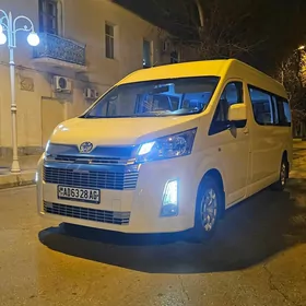 Toyota Hiace 2019