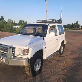 Mitsubishi Pajero 1991