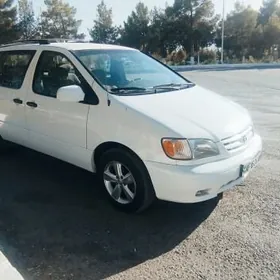 Toyota Sienna 2001