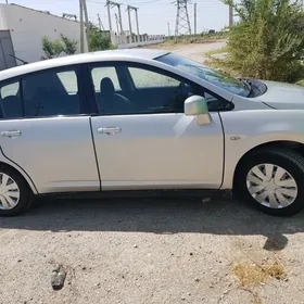 Nissan Tiida 2006