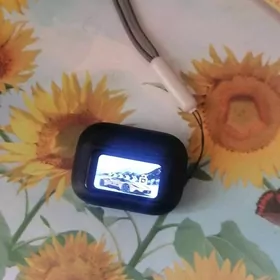 Наушник