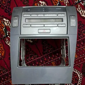 Lexus monitor ramka