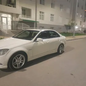 Mercedes-Benz C300 2010