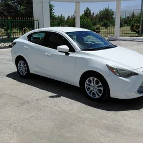 Toyota Yaris iA 2016