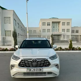 Toyota Highlander 2021