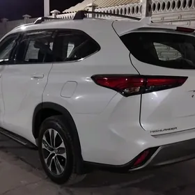 Toyota Highlander 2022