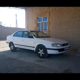 Toyota Carina 1993