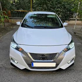 Nissan Versa 2020